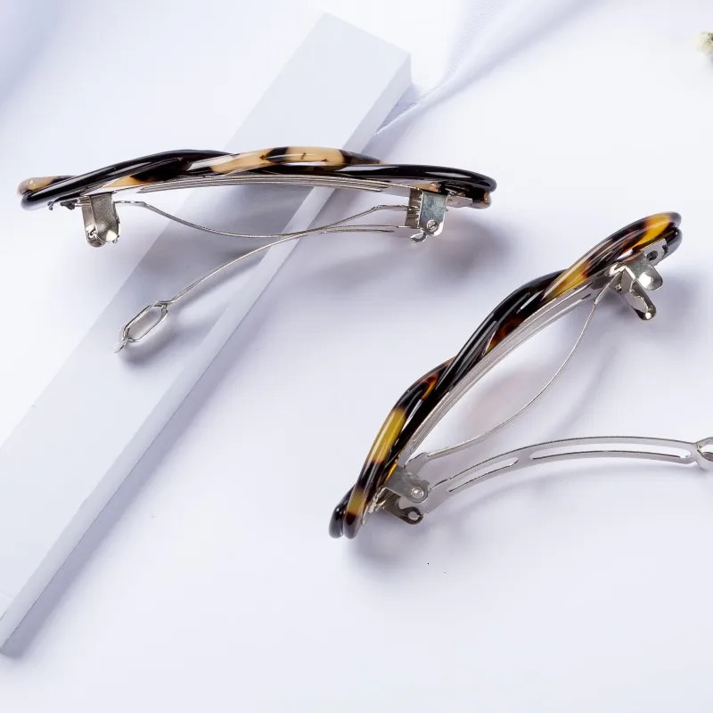 1pcs 9cm Twist French Hair Clips for Girls and Women Barrettes Hair Claw for Rolled Up Hairstyle Fashion Stylish Headwear 250730