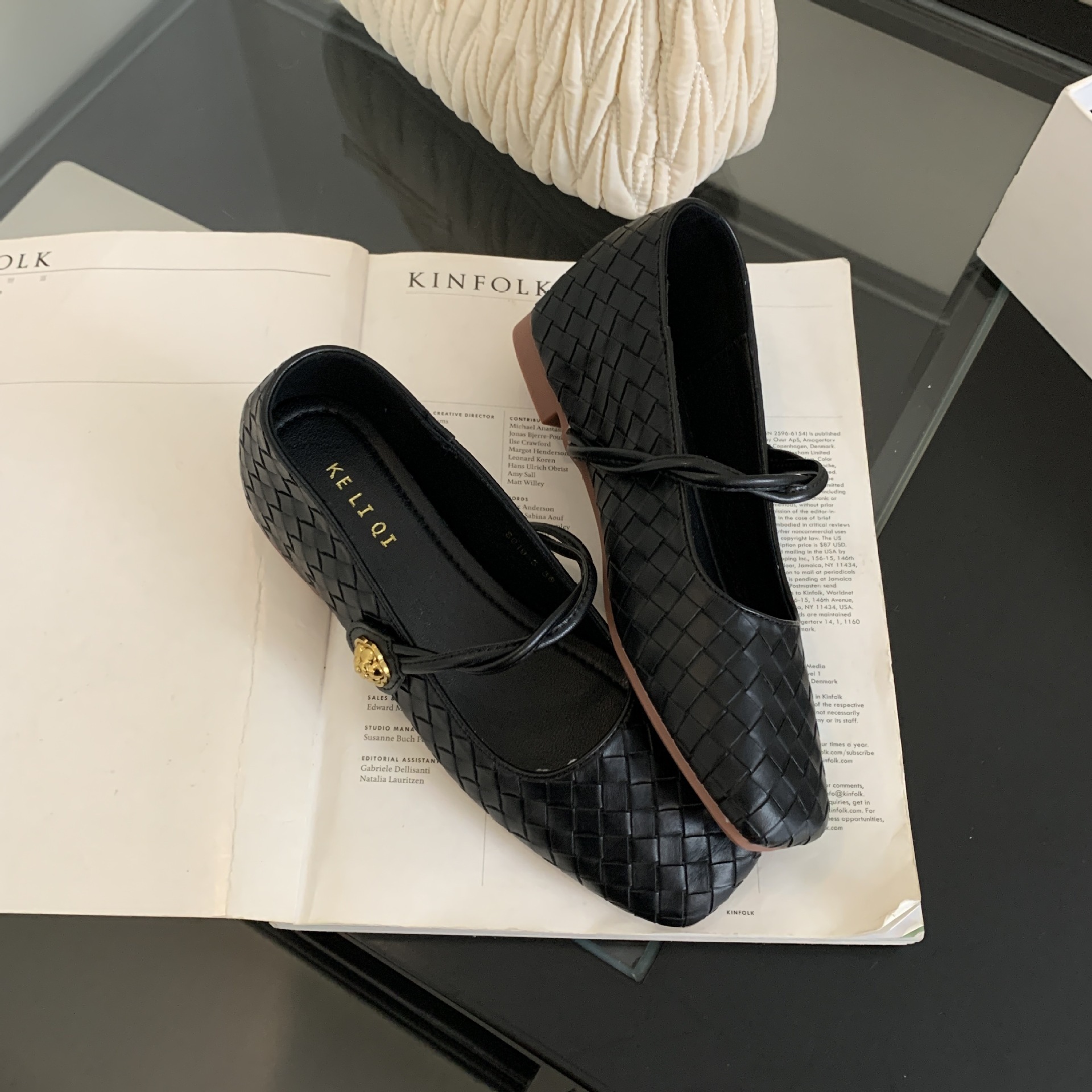 Fashionable Outdoor European And American Flat Women's Shoes Designer French Retro Woven Square Shoes For Women Classic Fashion Casual Hidden Wed