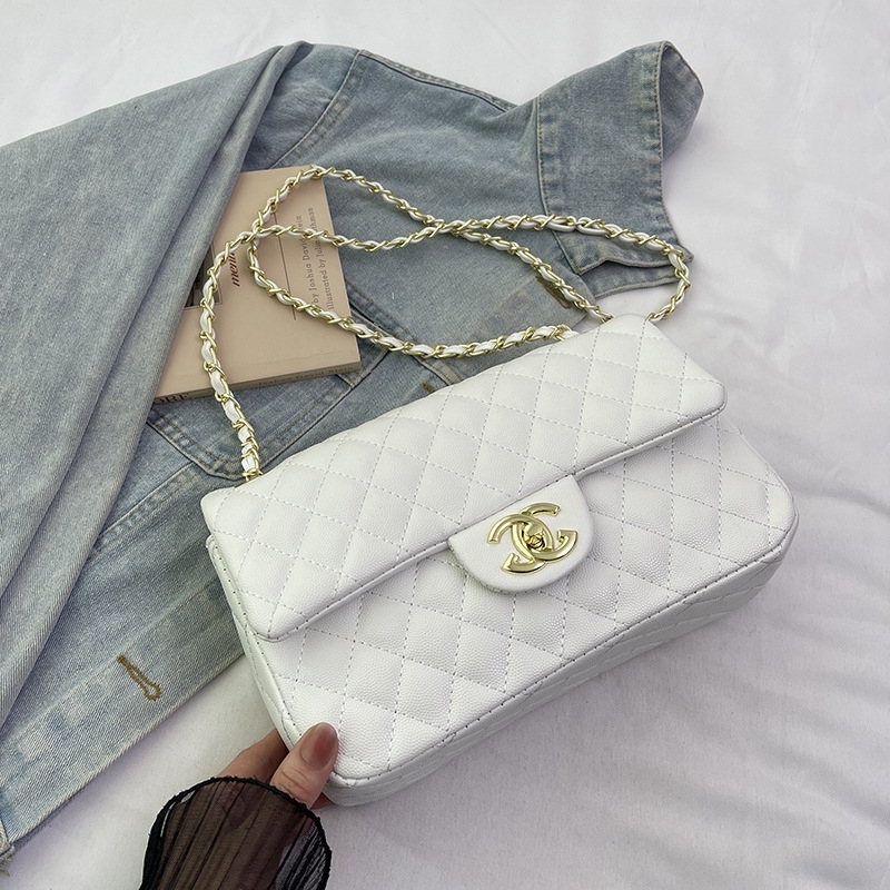 Free delivery designer bag tote bag Unique texture single shoulder crossbody bag underarm bag A small bread roll