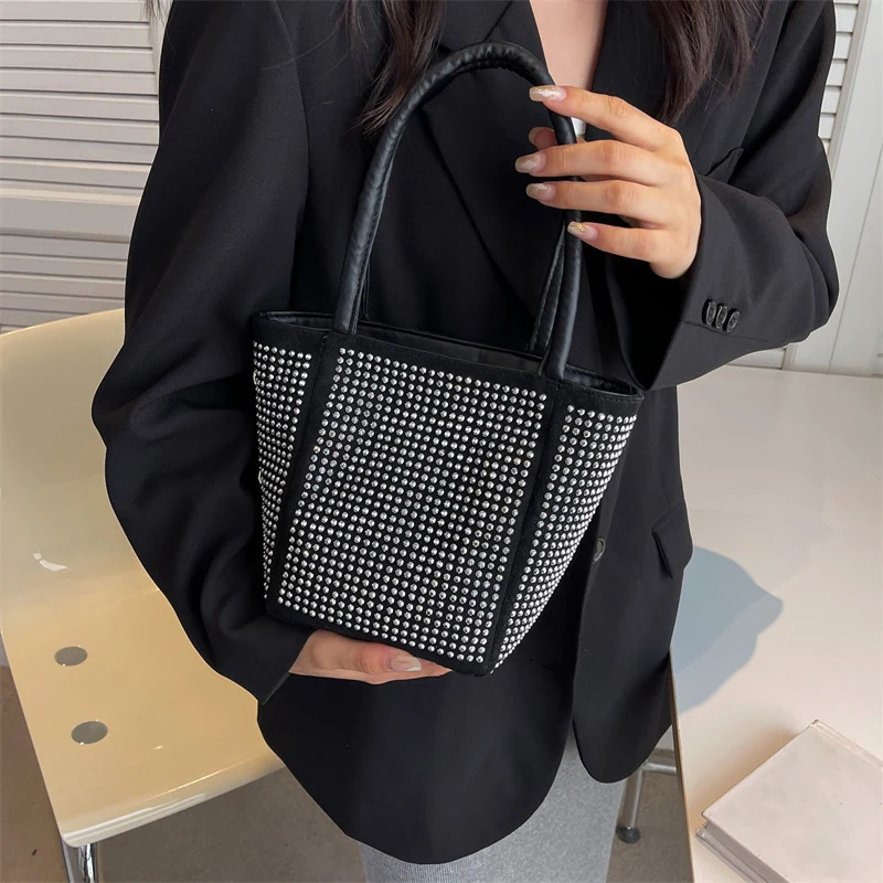 Faionable Buet Bag Womens oulder Handbag Sparkling Diamond Summer Trendy Handbag Soft PU Material Zipper C... 250731