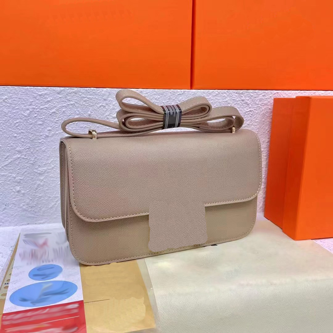 Designer bag designer makeup bag top Luxury Fashion Womens Shoulder Leather Handbag Bag Evening Bag crossbody bag French personality trend letter Solid color bags