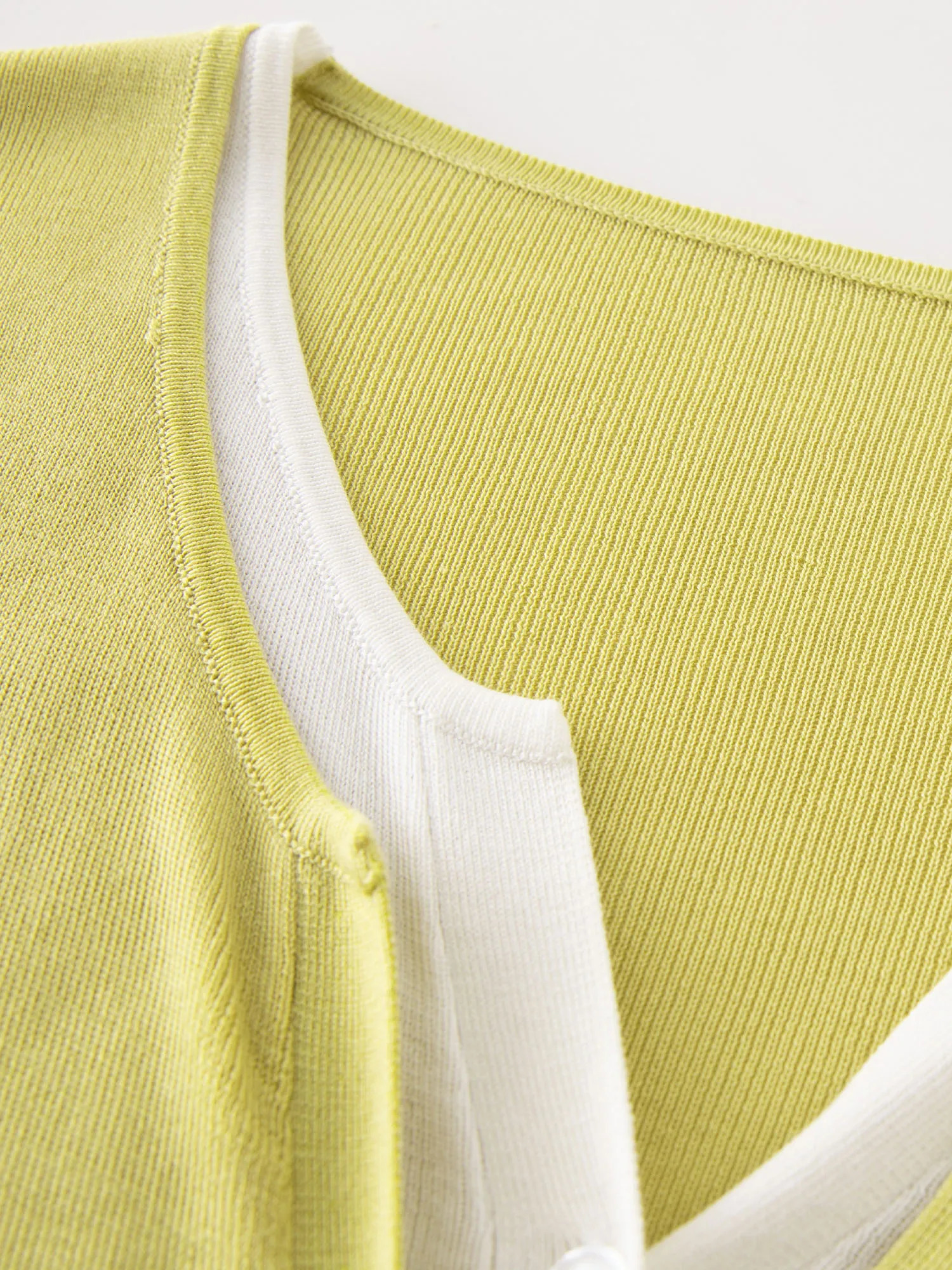 DUSHU Plus Size Womens Twopiece Contrast Color Knitted Pullover Spring n Commuting Inner Top 25DS81114 250731