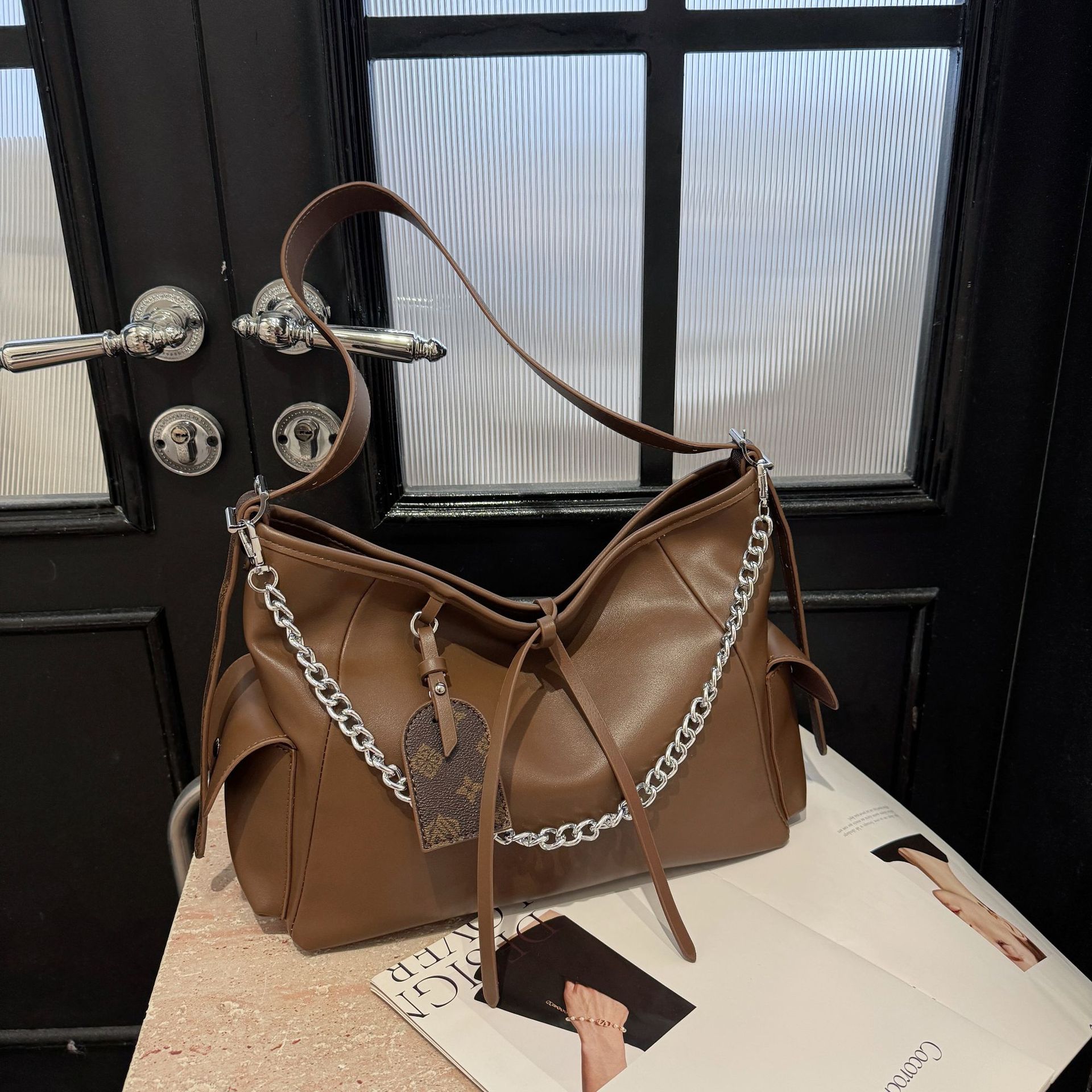 Ladies Bag light Luxury Large Capacity Shoulder Bag Designer New Dual Pocket Commute Tote Bag Stylish Mom Bag