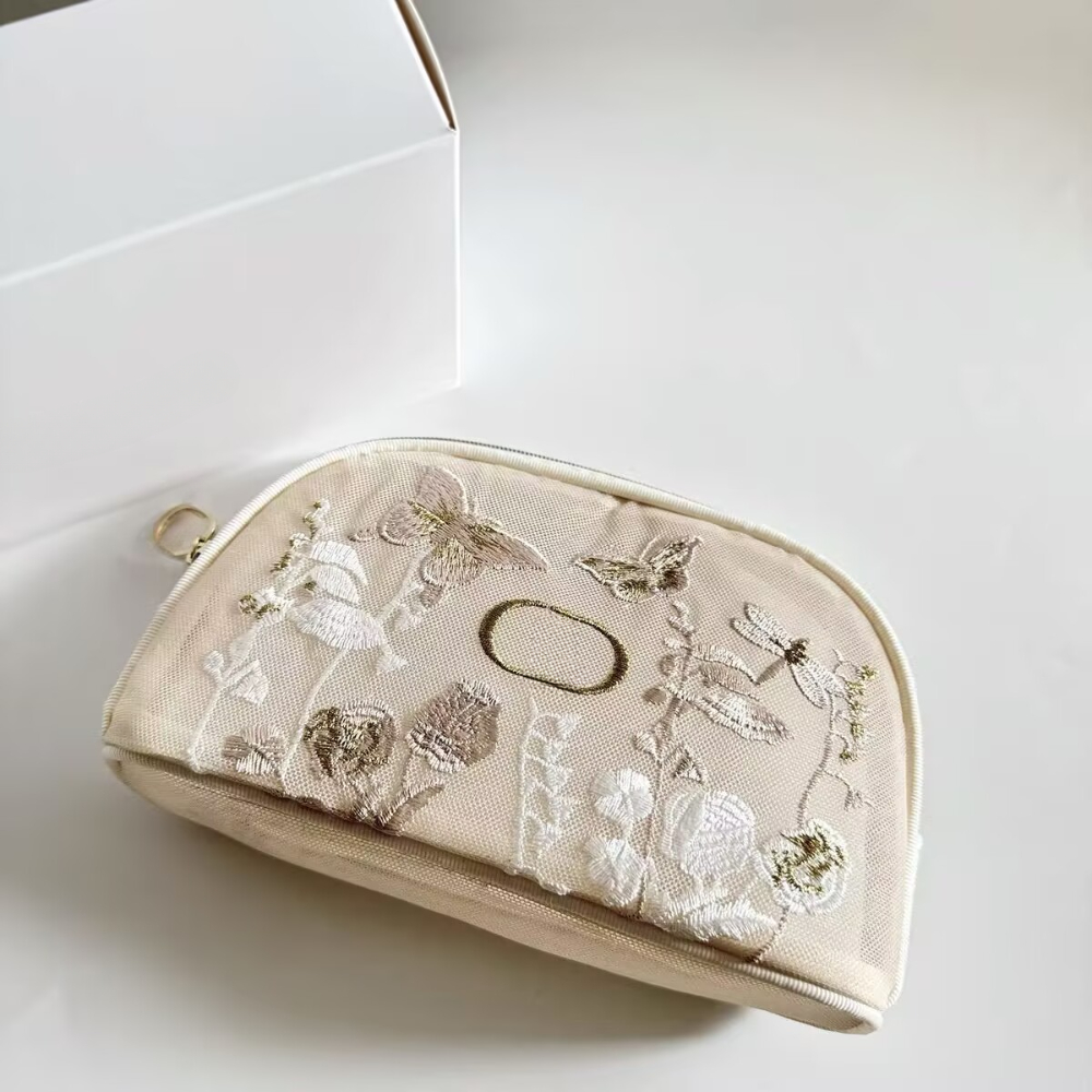 Elegant Travel Bag Makeup Bag Women Designers Toiletry Travel Pouch Ladies Purses Fashion Handbags