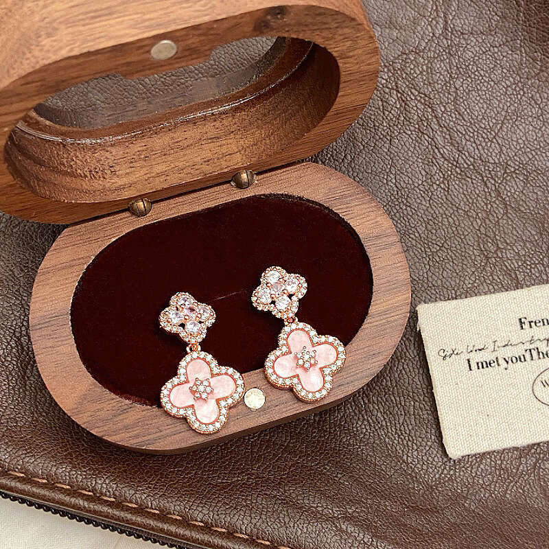 Luxury jewelry designer jewelry pink shell four leaf flower earrings necklace ring necklace four piece set high-end niche women's clover bracelet