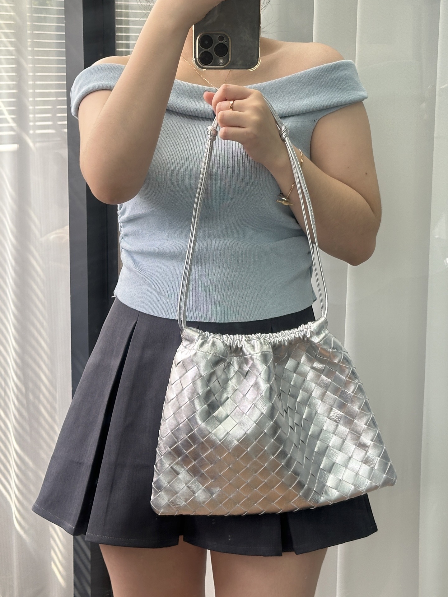 2025 new European and American retro Dustbag underarm bag mini soft cowhide simple shoulder bag new shiny braided women's bag