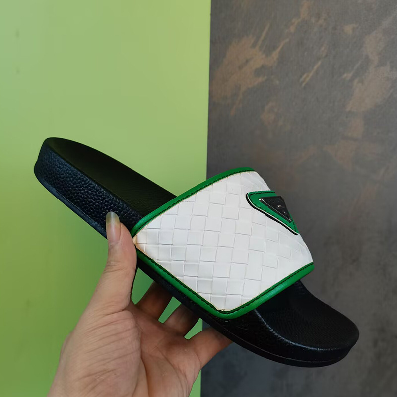 Summer New Woven Slippers Unisex Indoor Couple Non-Slip Slippers Outdoor Beach Soft Comfortable Slippers