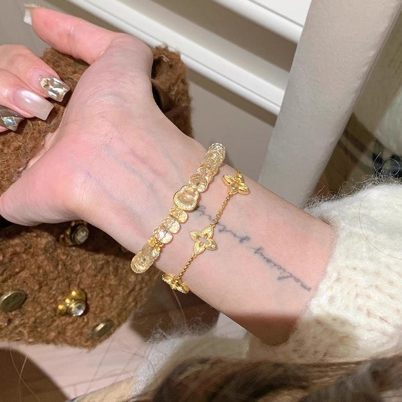 2025 New Retro Hollowed-out Brushed Four-leaf Clover Bracelet Designer Jewelry Wedding Ring Fashionable Elegant Simple And High-end Collarbone Chain