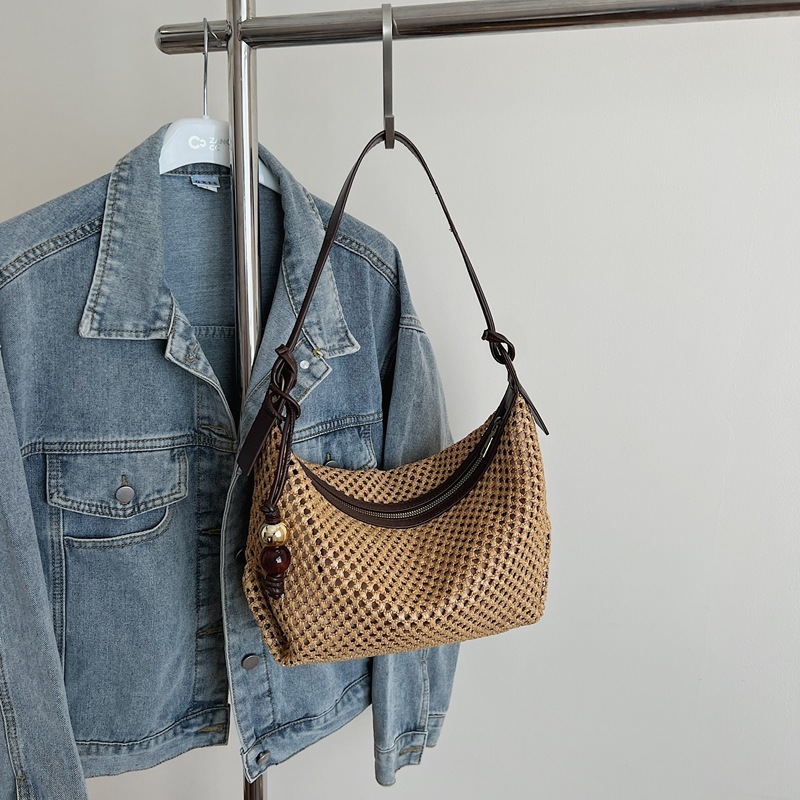 Summer New Women s Handbag New Straw Woven Women s Armpit Bag New Niche Leisure Vacation Style Beach Women s Shoulder Bag New Designer Bag