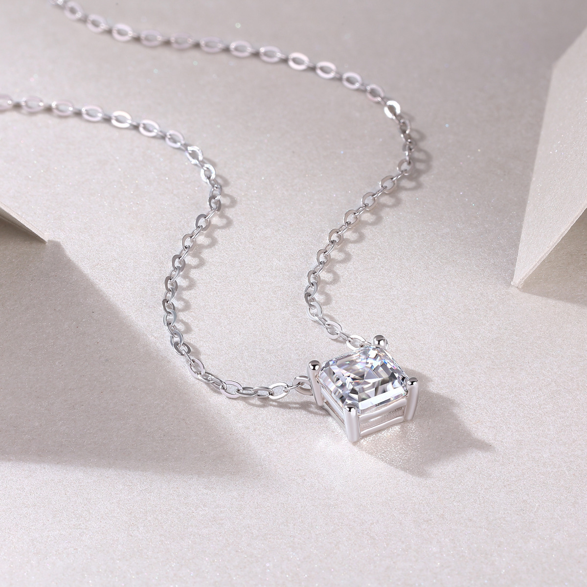 Quadrilateral exaggerated necklace, electroplated 18K white gold, pure handcrafted platinum non-fading geometric pendant