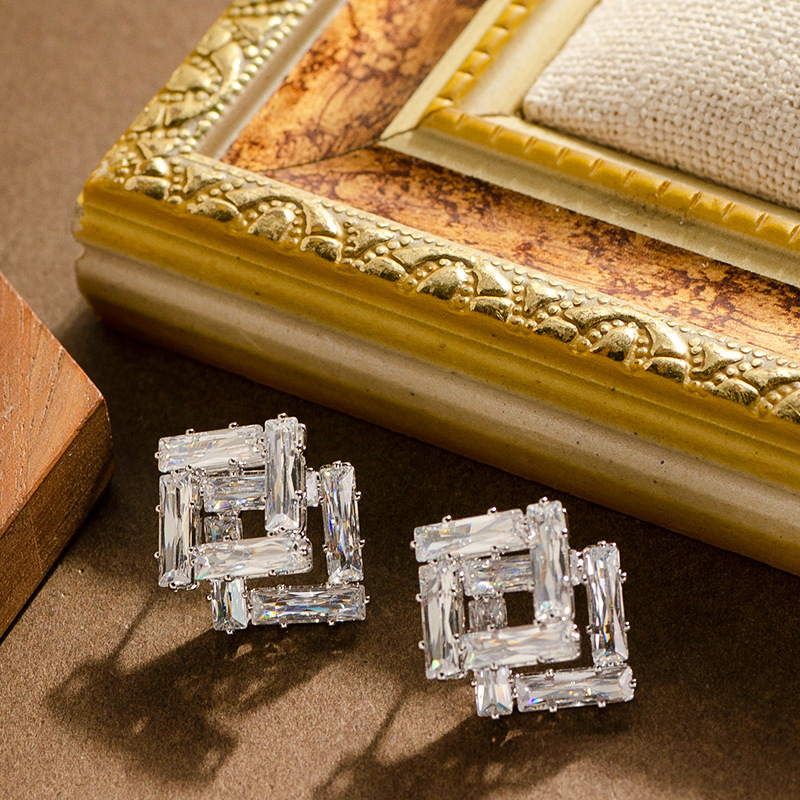 Korean Style Elegant Simple Geometric Square Crystal Zircon Earrings for Women High-end Exquisite Fashion Sier Needle Ear Jewelry