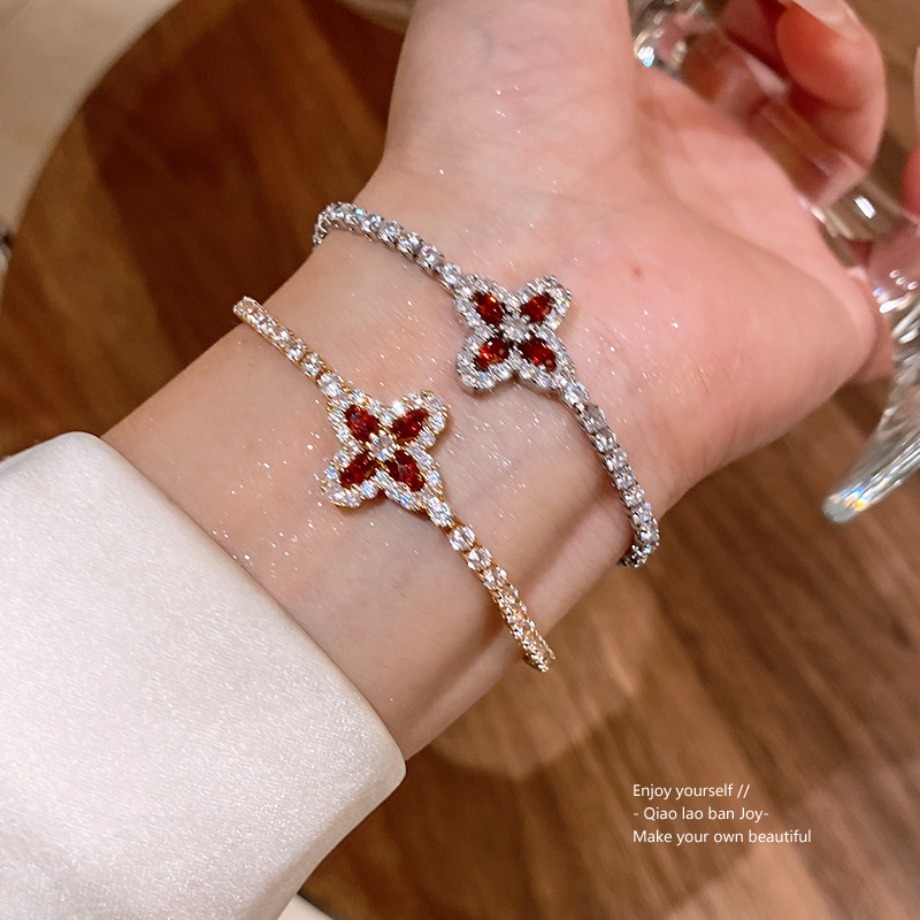 Elegant Clover Bracelet: Sier Tone Lucky Charm with Black Gem and Crystal Accents, Party & Daily Jewelry ddmymarket