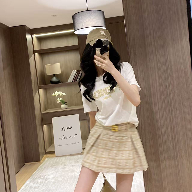 Fashionable new women's summer suit luxury brand well-known female designer round neck T-shirt print design paired with pleated skirt set high-quality women's clothing