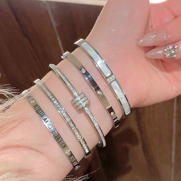 Free Shipping High-end Full Dia For Women 2025 Designer Wedding Rings Hot-selling Sier Titanium Steel Bracelet New Couple Jewelry
