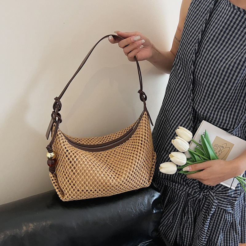 Summer New Women s Handbag New Straw Woven Women s Armpit Bag New Niche Leisure Vacation Style Beach Women s Shoulder Bag New Designer Bag
