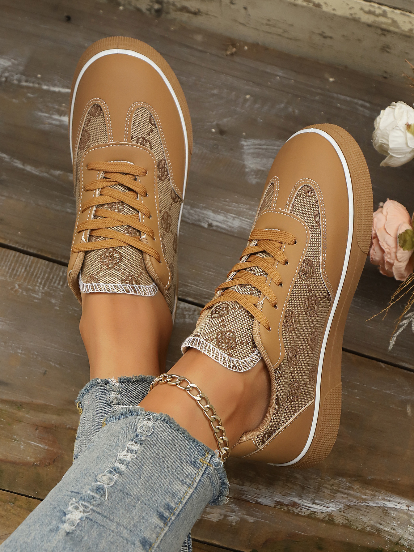 Free shipping casual plus size women's shoes sizes 36-42 new minimalist design versatile lace up low top flat bottomed board shoes