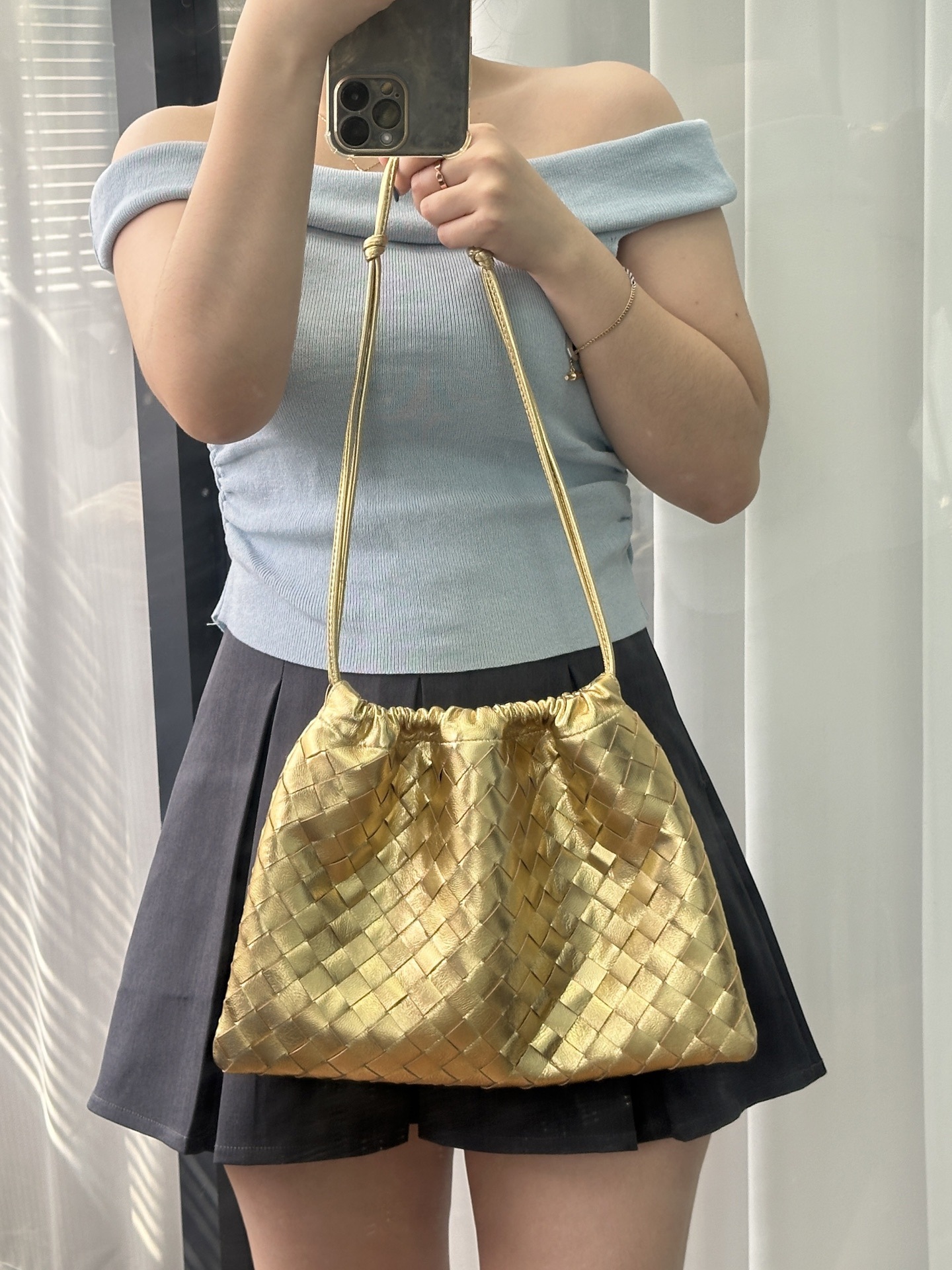 2025 new European and American retro Dustbag underarm bag mini soft cowhide simple shoulder bag new shiny braided women's bag
