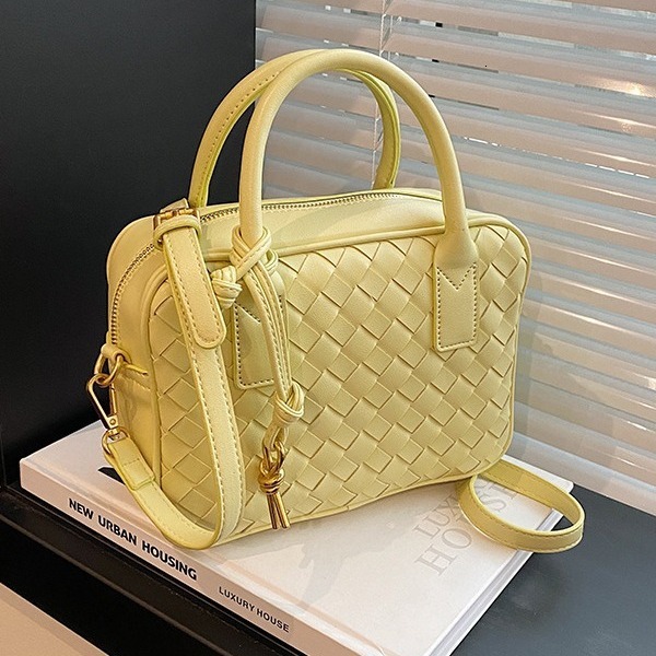 2025 Summer New Women s Handbag New fashion Fashion Korean Fashion Women s Crossbody Bag Small Square Bag Casual Women s Shoulder Bag New Designer Bag