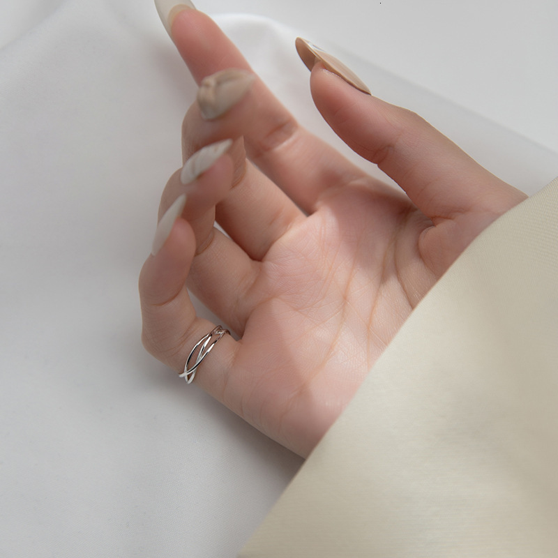 2025 New Retro S925 Sterling Silver Korean And Japanese Style Hollow Line Cross Open Designer Jewelry Wedding Index Finger Ring