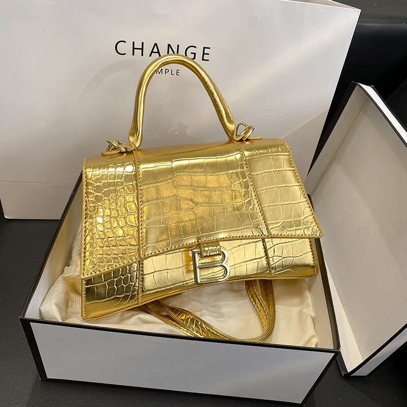 Hot Selling Crocodile Pattern Handbag for Women 2025 New Trendy High-Quality Texture Crossbody Hourglass Bag