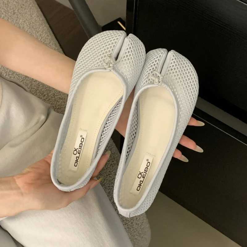 Design Tabi Ninja Wen Round Split Toe Shallow Flat Heel Slip On Dress Shoes Women Mesh Breathable Soft Footwear Y250802