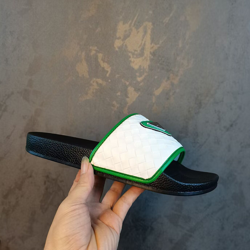 Summer New Woven Slippers Unisex Indoor Couple Non-Slip Slippers Outdoor Beach Soft Comfortable Slippers