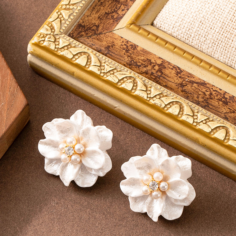 Super Fairy Elegant Fashion Style Dia-Encrusted Pearl Floral for Women High-End Temperament Fresh Sier Needle Earrings