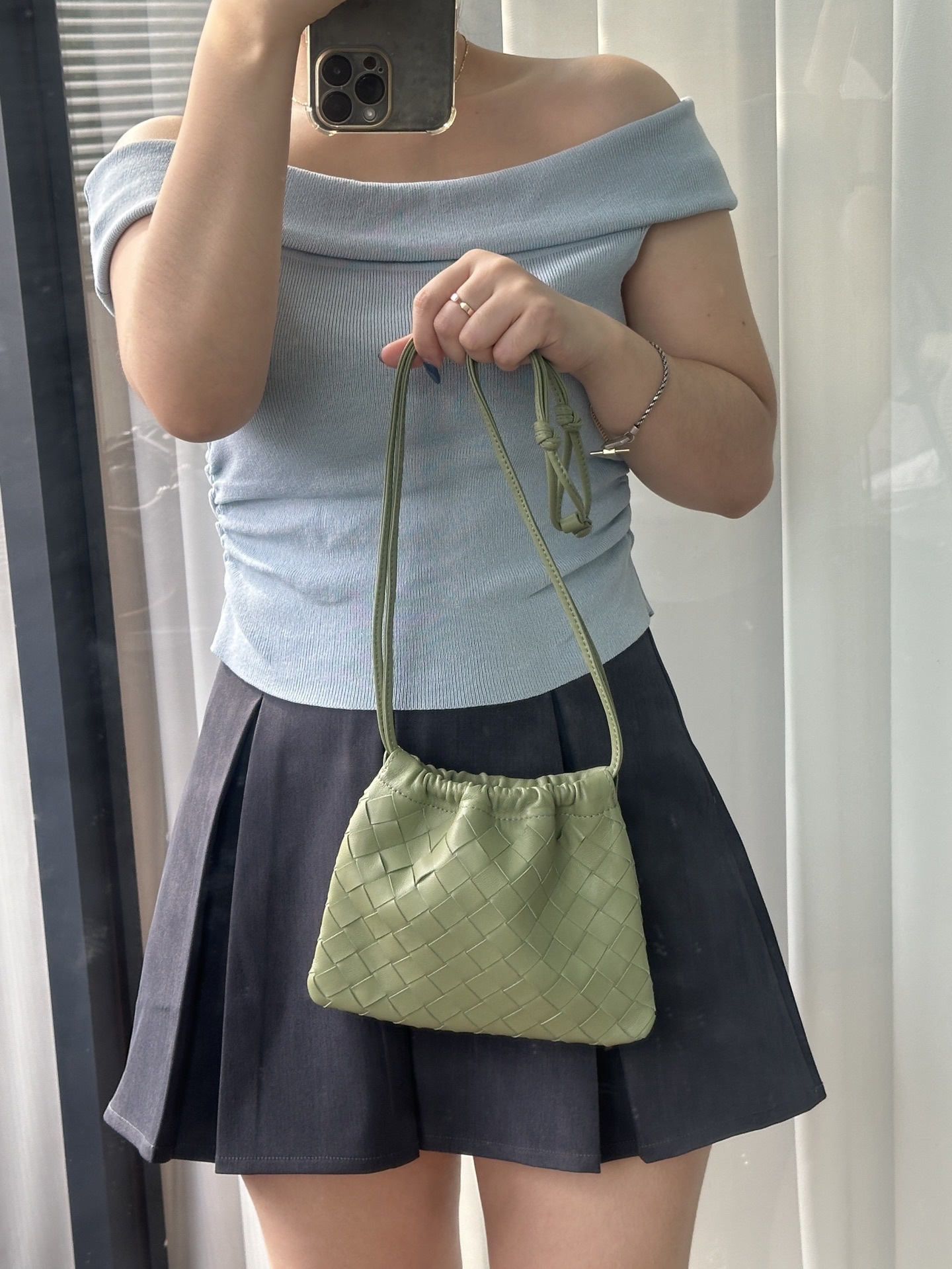 2025 new European and American retro Dustbag underarm bag mini soft cowhide simple shoulder bag new shiny braided women's bag