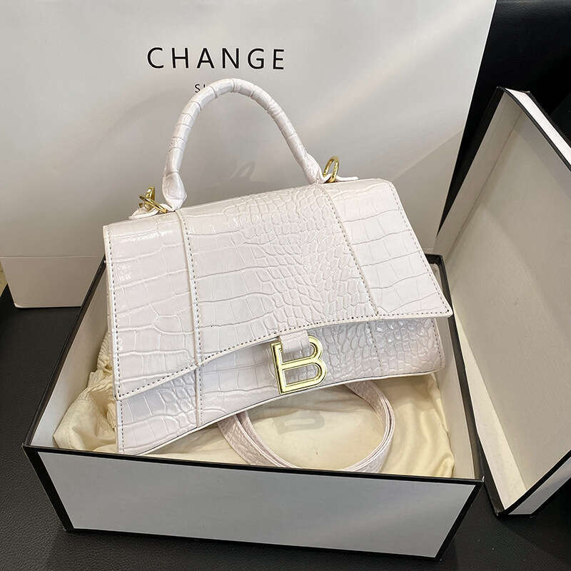 Hot Selling Crocodile Pattern Handbag for Women 2025 New Trendy High-Quality Texture Crossbody Hourglass Bag