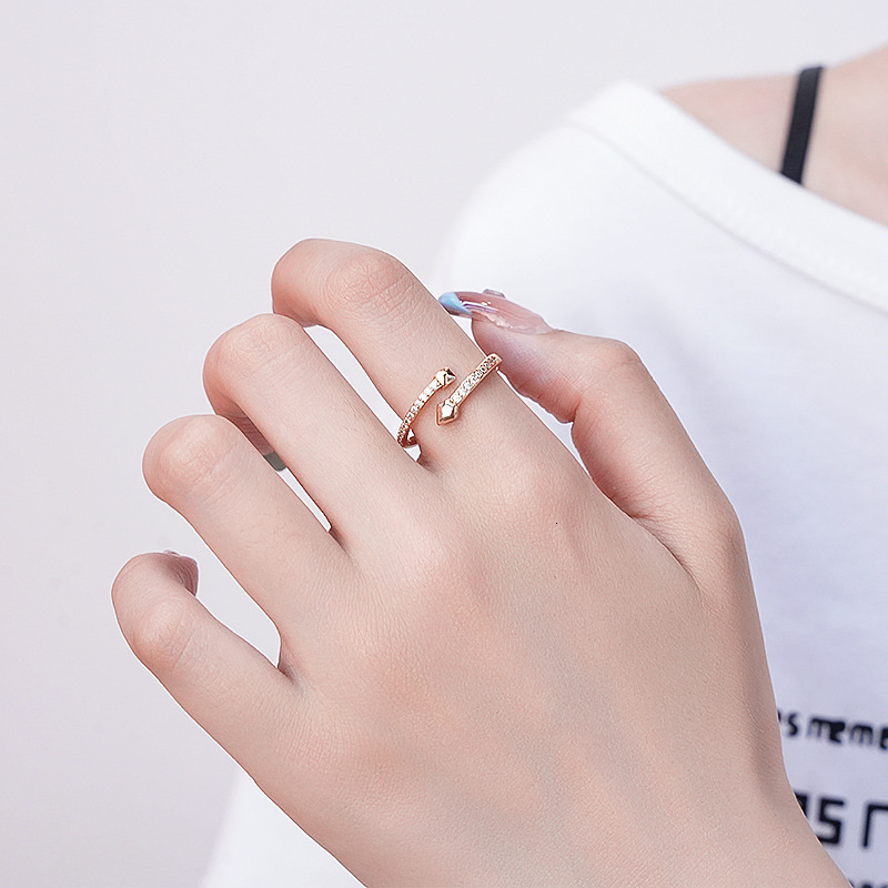 2025 New High-end Sparkling Diamond Stud 18K Texture Simple Yet Luxurious Designer Jewelry Wedding Ring For Women