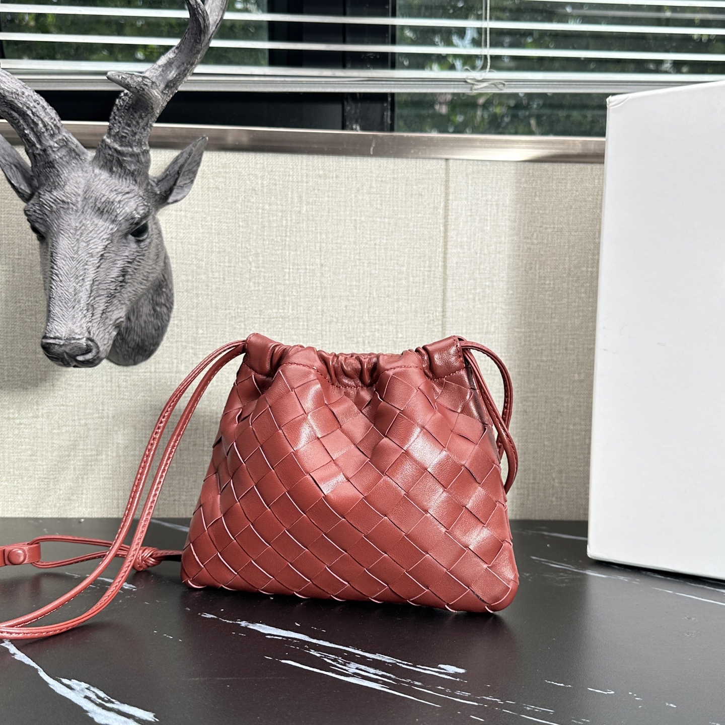 2025 new European and American retro Dustbag underarm bag mini soft cowhide simple shoulder bag new shiny braided women's bag