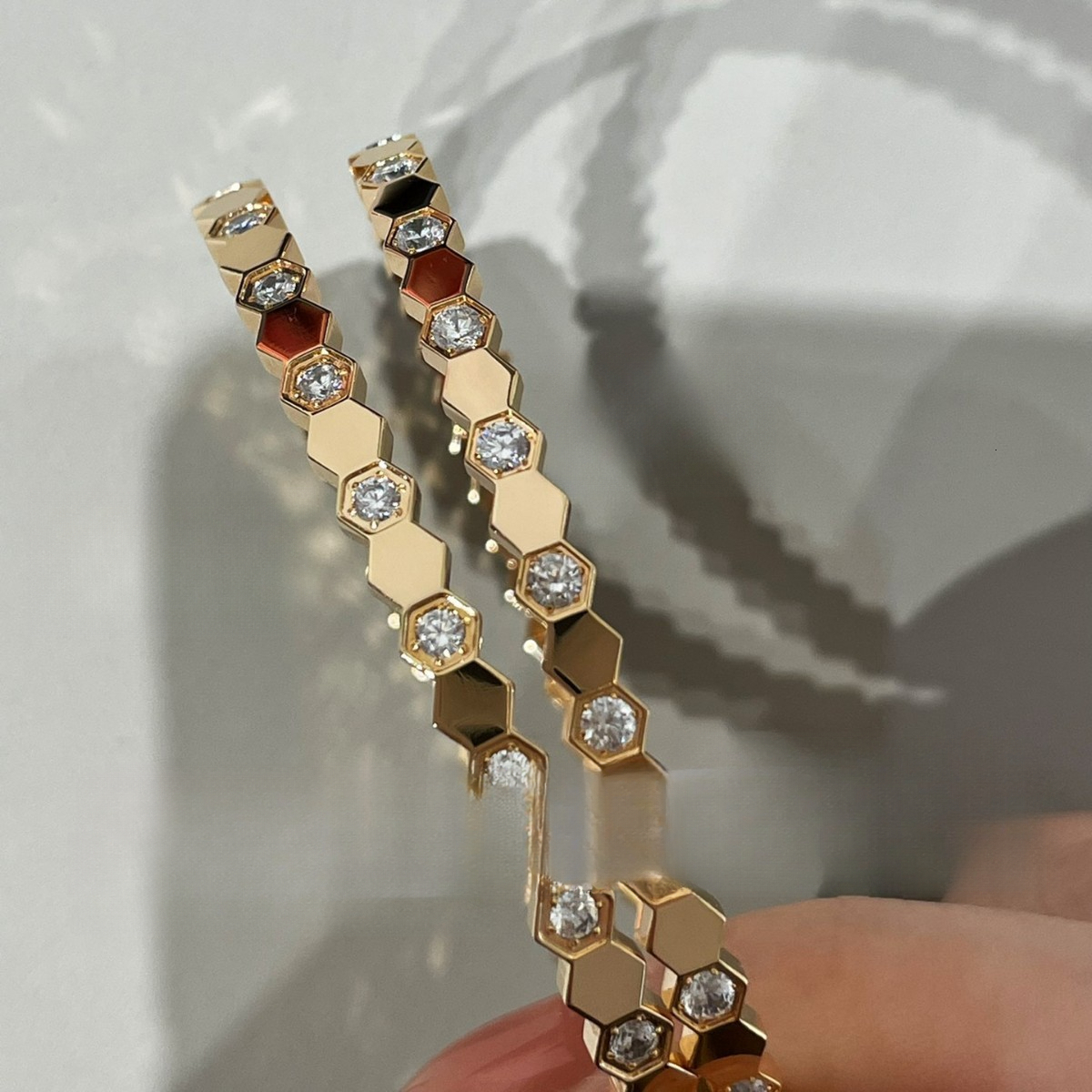 2025 New Retro And Elegant Honeycomb Bracelet, Pure Silver Plated With 18k Rose Gold And Set With Diamonds, Designer Jewelry Wedding Ring, Light Luxur