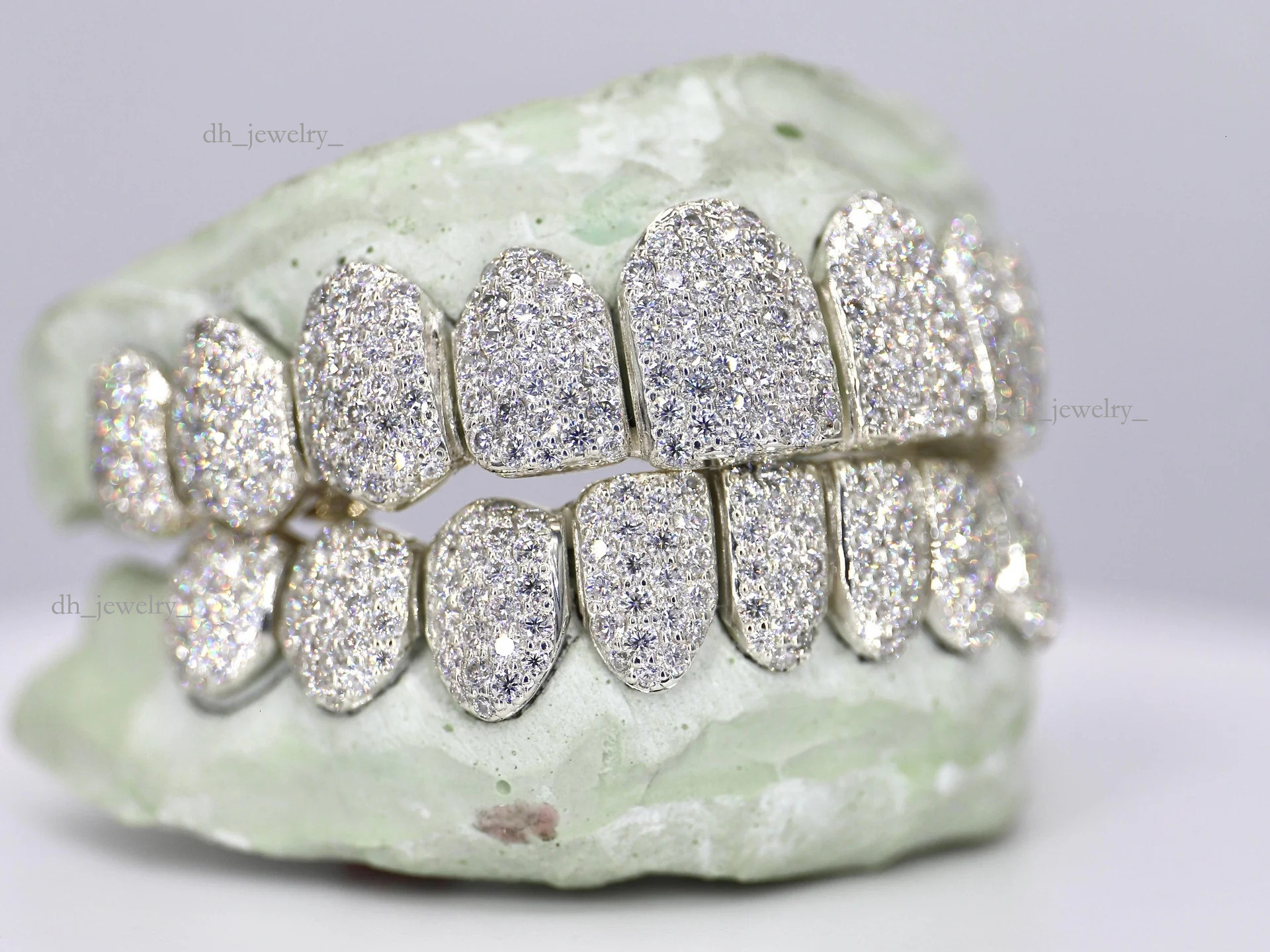 Vvs Moissanite Iced Out Sier Custom Made Gold Teeth Hip Hop Round Brilliant Cut Dia Grillz With Mold Kit