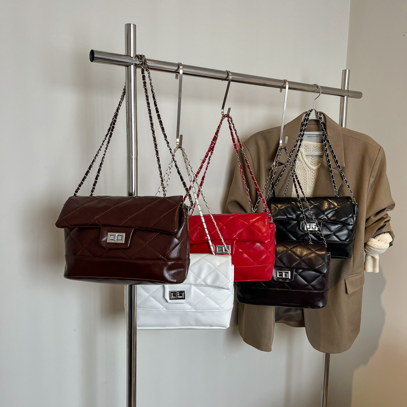 High-End Quilted Chain for Women 2025 New Large Capacity Commuter Tote Hobo Single Shoulder Crossbody Bag ddmymoon