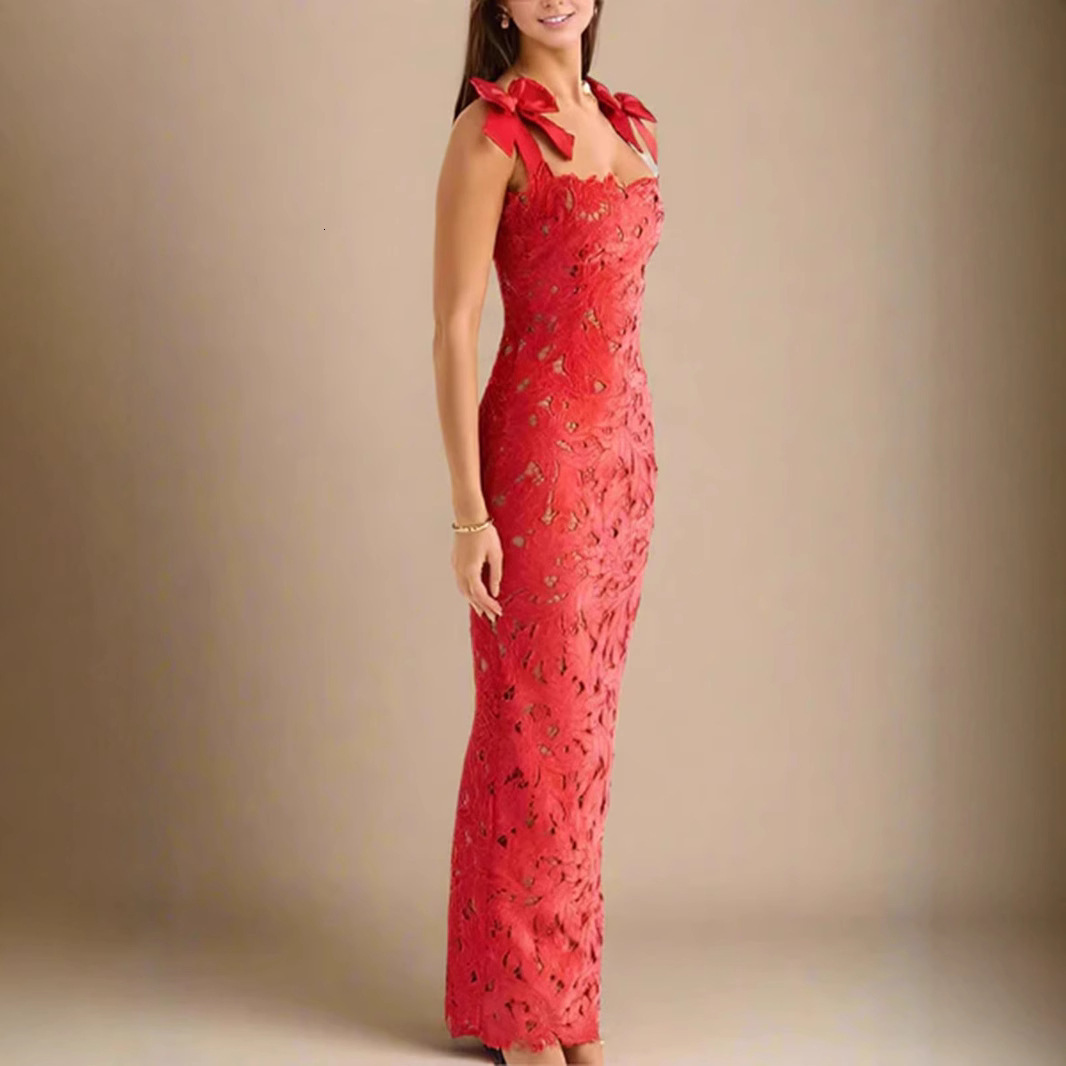 2025 summer European and American style elegant, lightweight, luxurious bow trend tie high-end U-neck embroidered hollow slim fit long skirt new desig