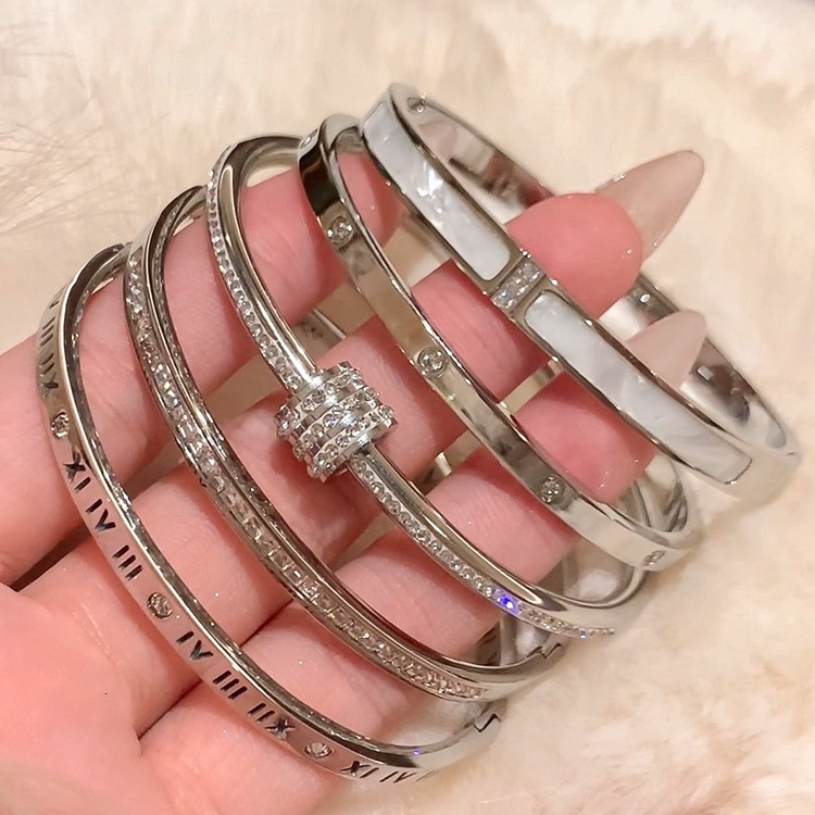 Free Shipping High-end Full Dia For Women 2025 Designer Wedding Rings Hot-selling Sier Titanium Steel Bracelet New Couple Jewelry