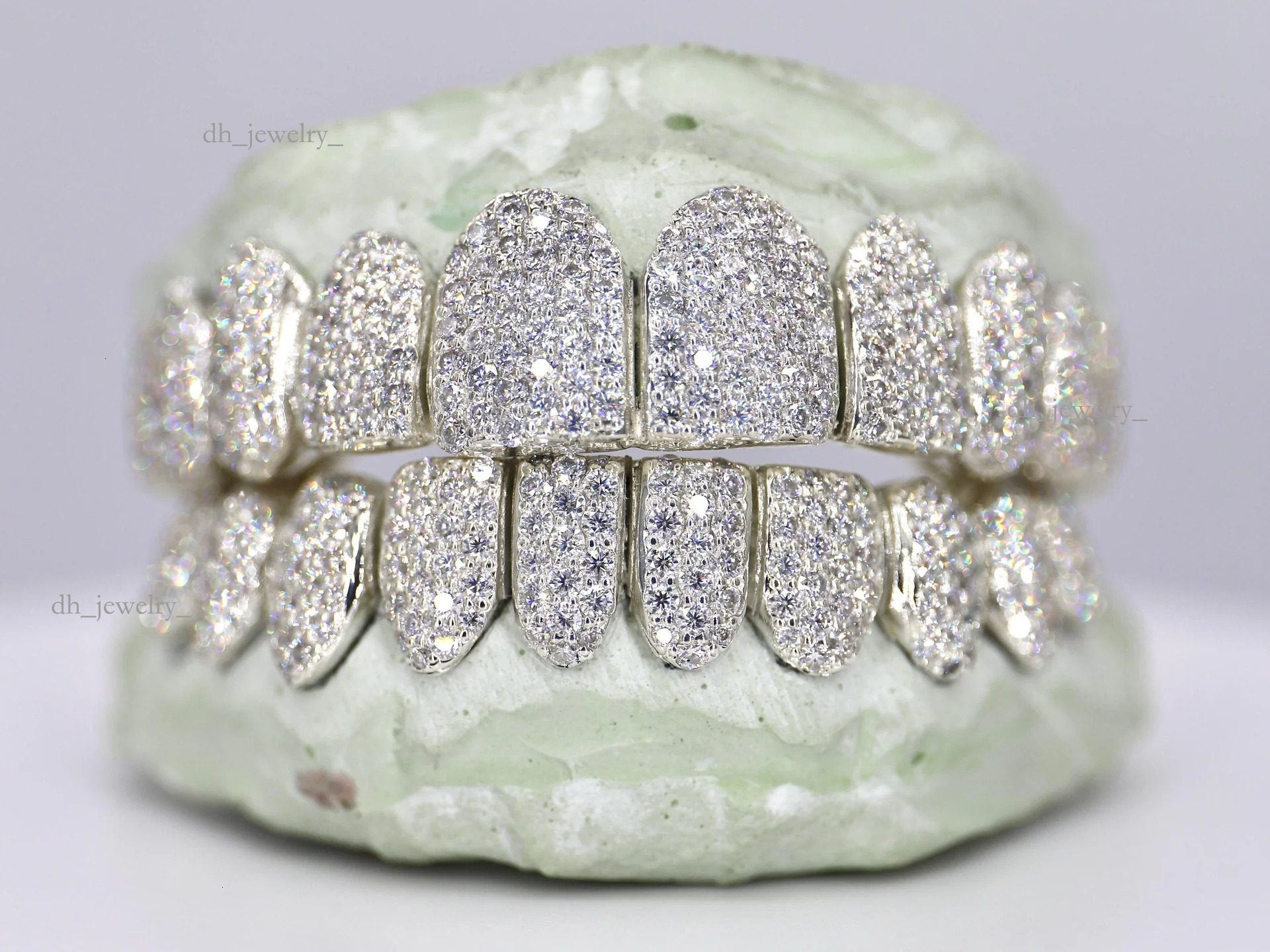 Vvs Moissanite Iced Out Sier Custom Made Gold Teeth Hip Hop Round Brilliant Cut Dia Grillz With Mold Kit