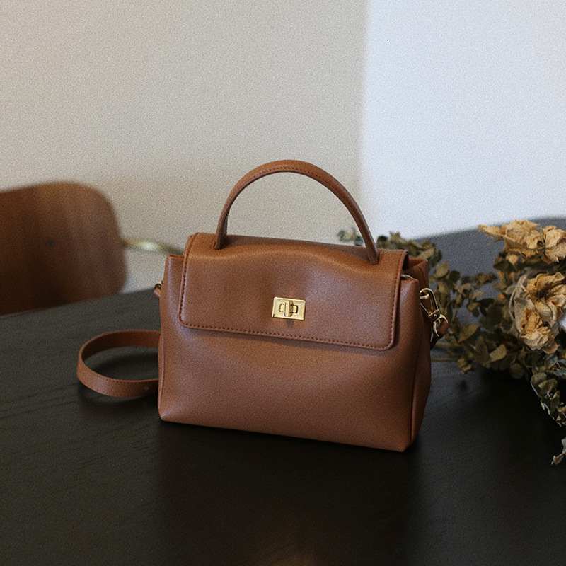 2025 Summer New Women's Handbag Summer New Soft Handbag Women's Shoulder Bag New Simple Designer Bag fashion Summer New Women's Crossbo