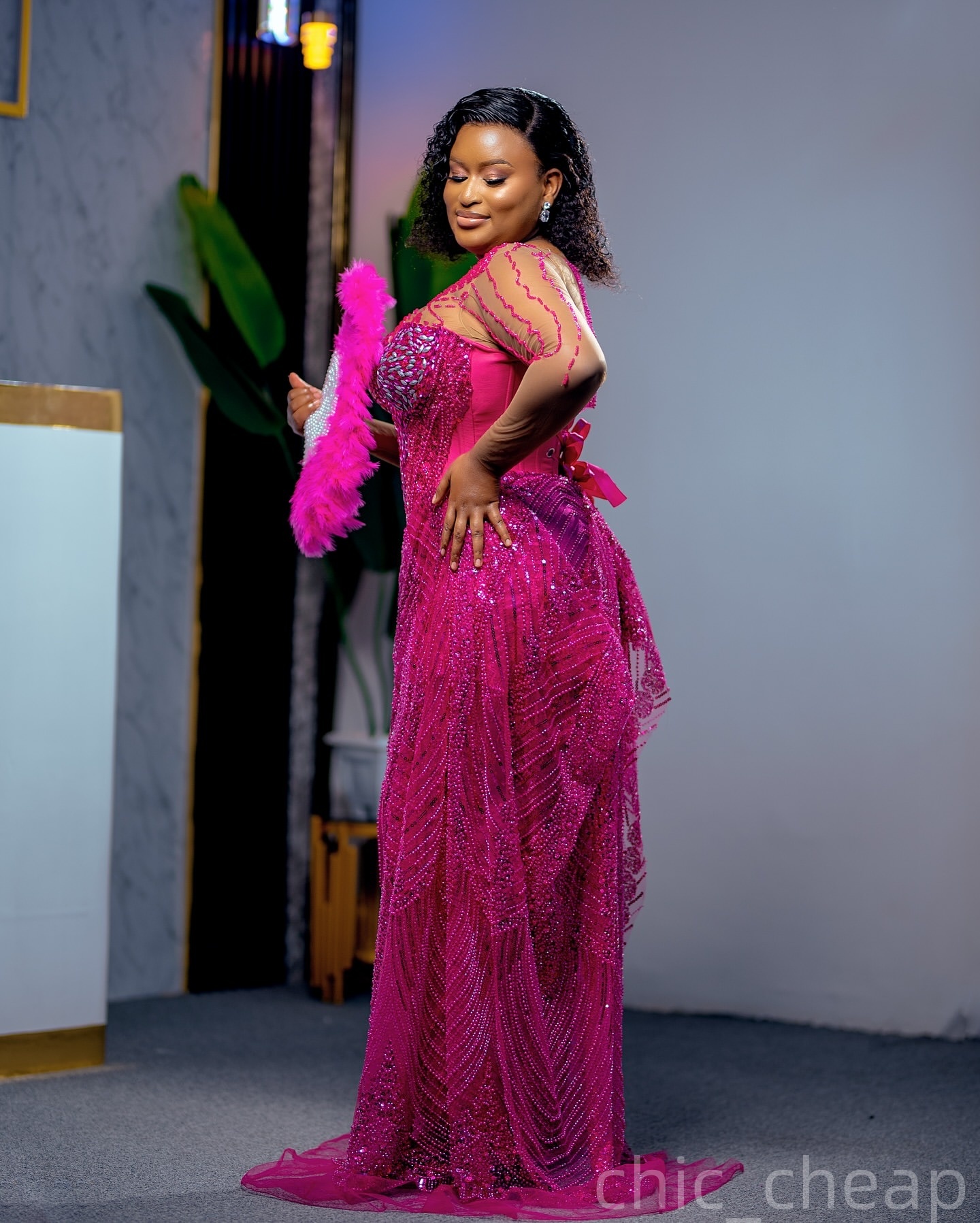 Sheath Fuchsia Prom Dresses 2025 Beaded Crystals Sequined Evening Formal Party Second Birthday Engagement Gowns Plus Size Dress For Special Occasions 