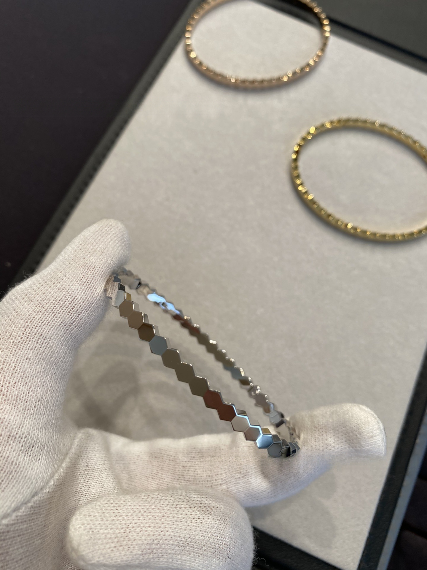 2025 New Retro And Elegant Honeycomb Bracelet, Pure Silver Plated With 18k Rose Gold And Set With Diamonds, Designer Jewelry Wedding Ring, Light Luxur