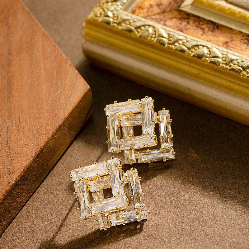 Korean Style Elegant Simple Geometric Square Crystal Zircon Earrings for Women High-end Exquisite Fashion Sier Needle Ear Jewelry