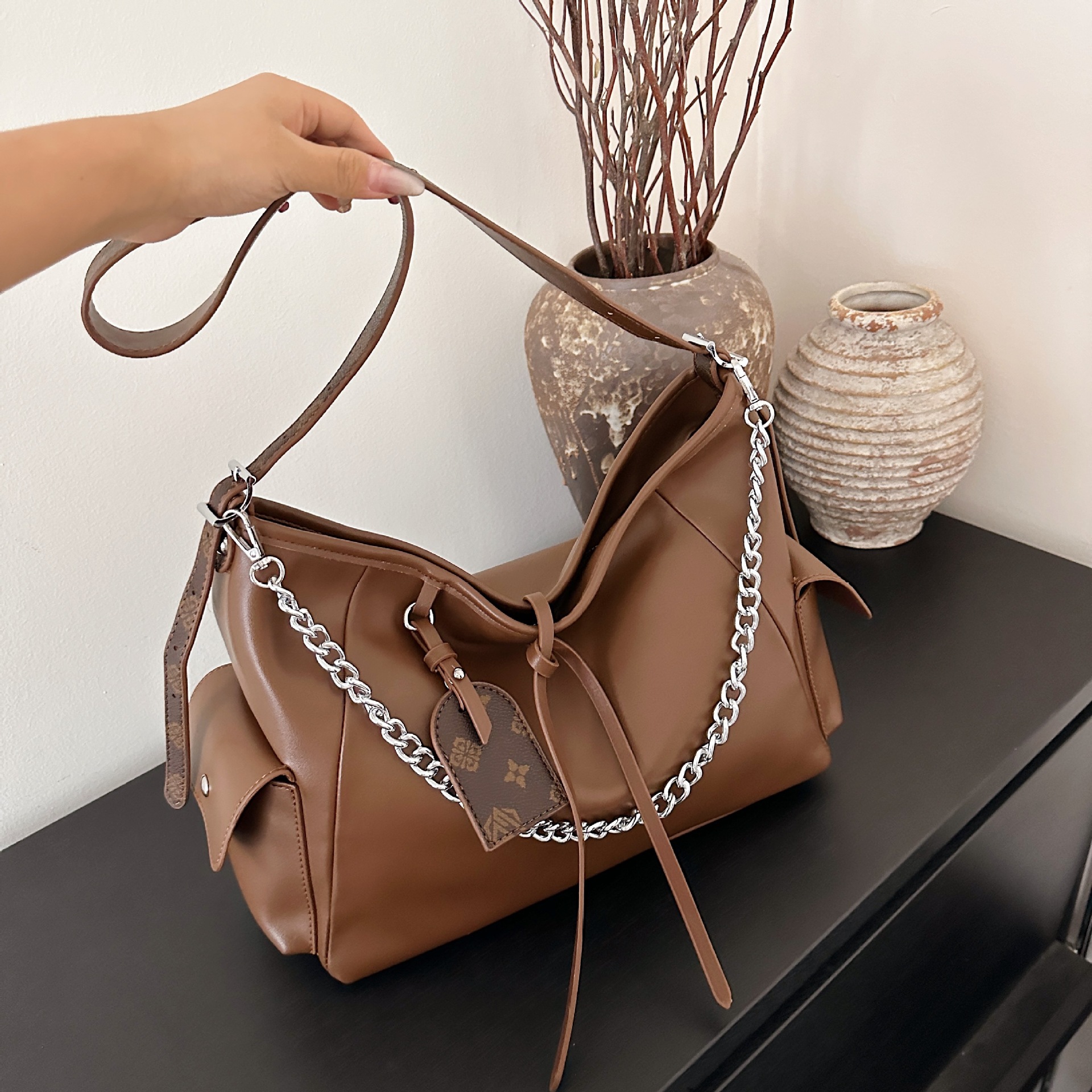 Ladies Bag light Luxury Large Capacity Shoulder Bag Designer New Dual Pocket Commute Tote Bag Stylish Mom Bag Free Shipping Hot Sale