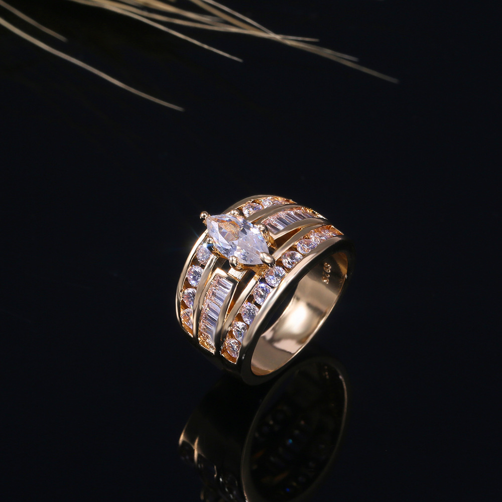 2025 New High-end Copper-inlaid Zircon Women's Ring European Designer Jewelry Wedding Ring And American Fashionable Engagement Jewelry Accessory