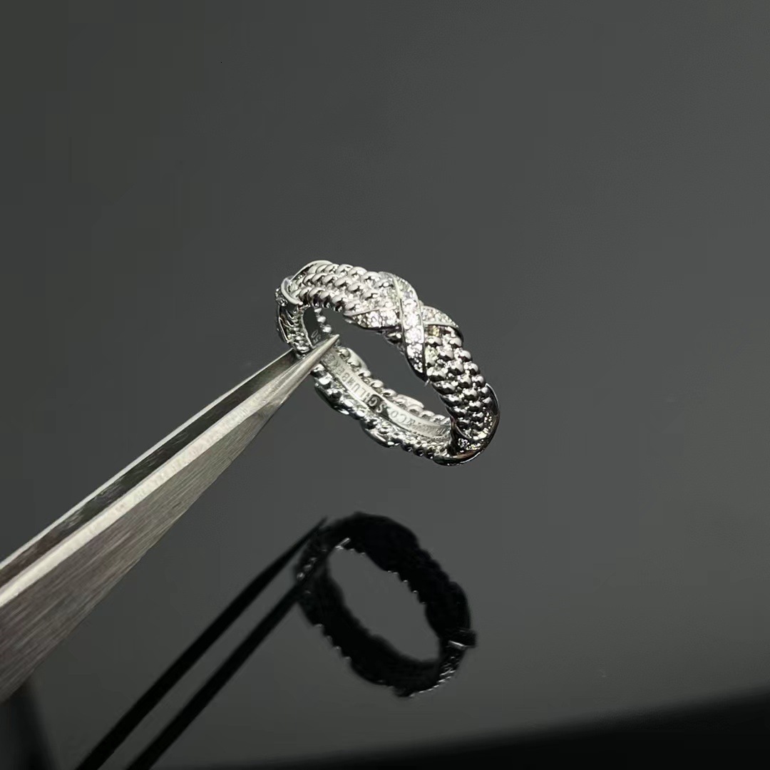 2025 new retro brand designer wedding ring fashionable cross xcolor pearl ring womens niche design highend jewelry