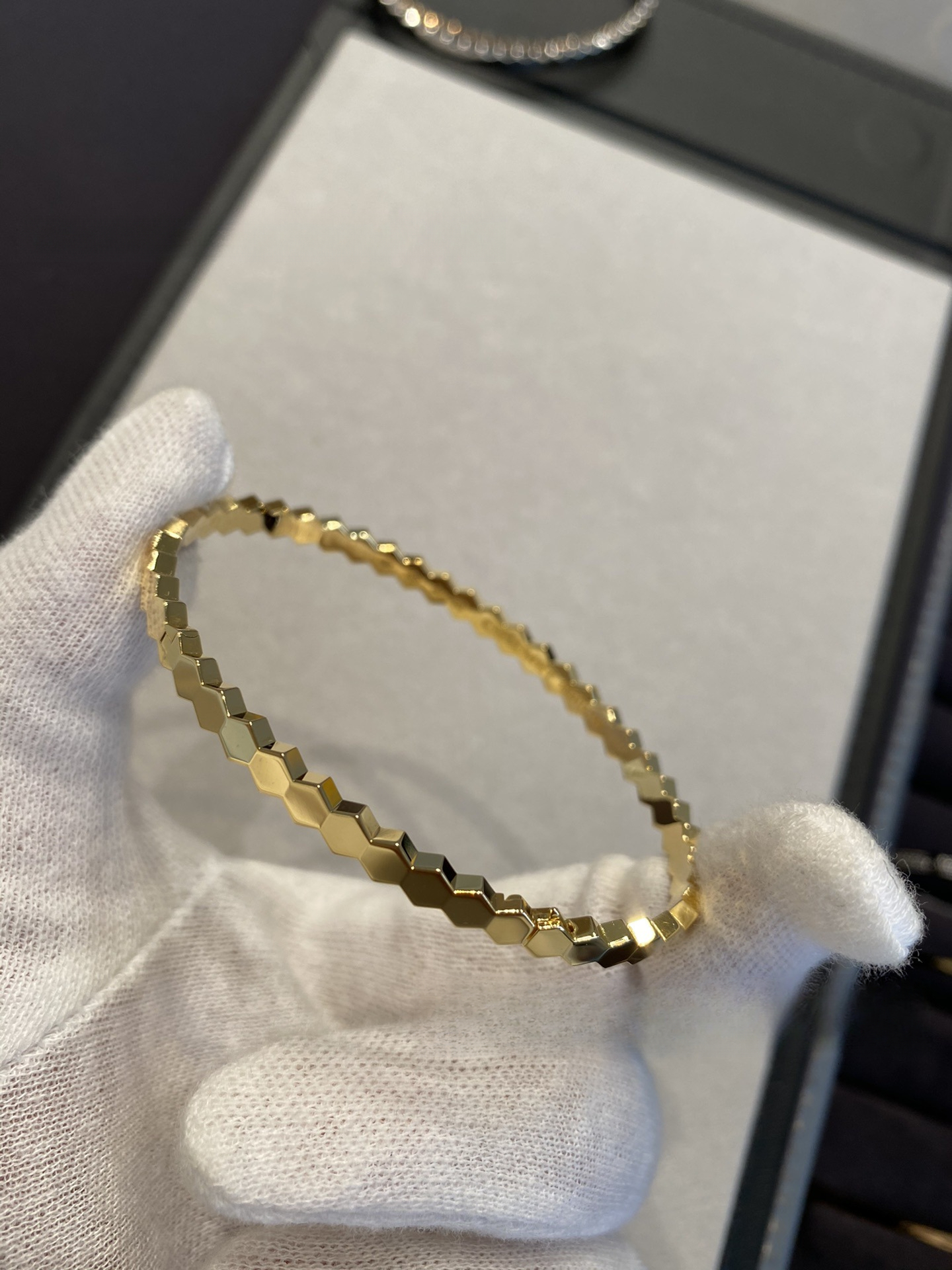 2025 New Retro And Elegant Honeycomb Bracelet, Pure Silver Plated With 18k Rose Gold And Set With Diamonds, Designer Jewelry Wedding Ring, Light Luxur