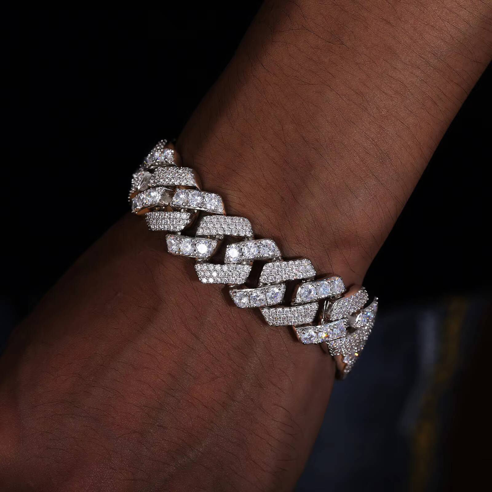 Wholesale Personality Hip Hop Jewelry 18mm White Gold Plated Brass 5A Zircon Diamond Luxury Gift Cuban Bracelet for Men