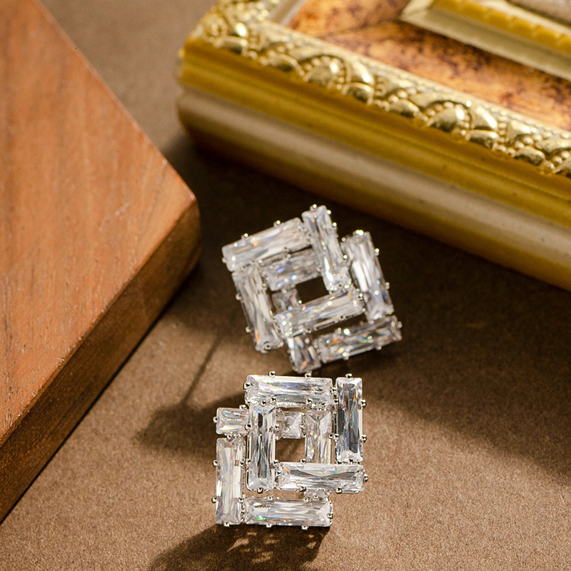 Korean Style Elegant Simple Geometric Square Crystal Zircon Earrings for Women High-end Exquisite Fashion Sier Needle Ear Jewelry