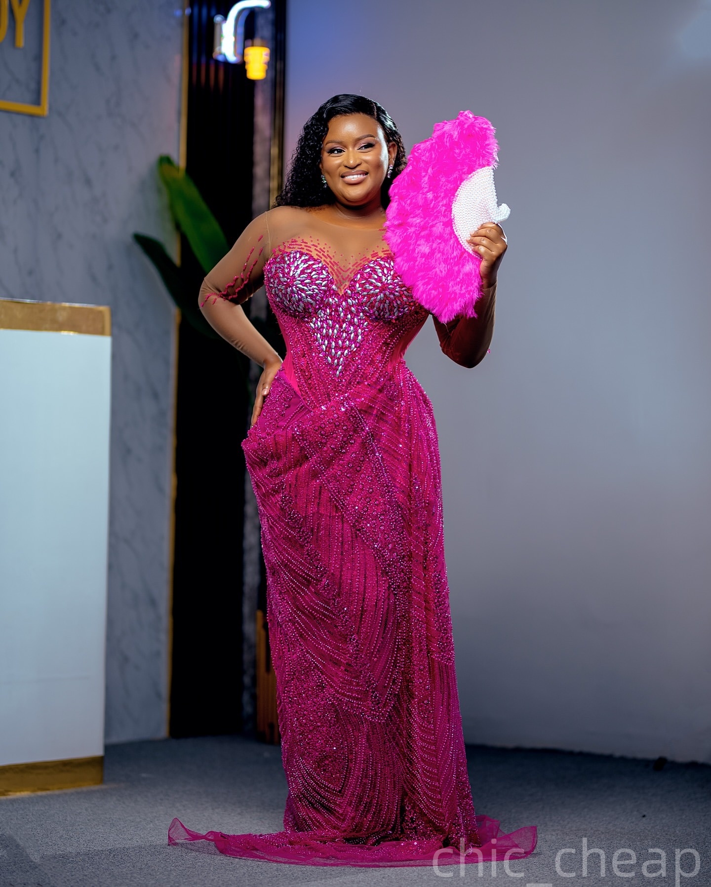 Sheath Fuchsia Prom Dresses 2025 Beaded Crystals Sequined Evening Formal Party Second Birthday Engagement Gowns Plus Size Dress For Special Occasions 
