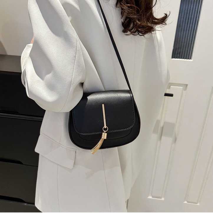 Urban Minimalist Fashion Women's Shoulder Bag Free Shipping Designer New Mini Handbag Luxury Solid Color Temperament Crossbody Makeup Bag Small S