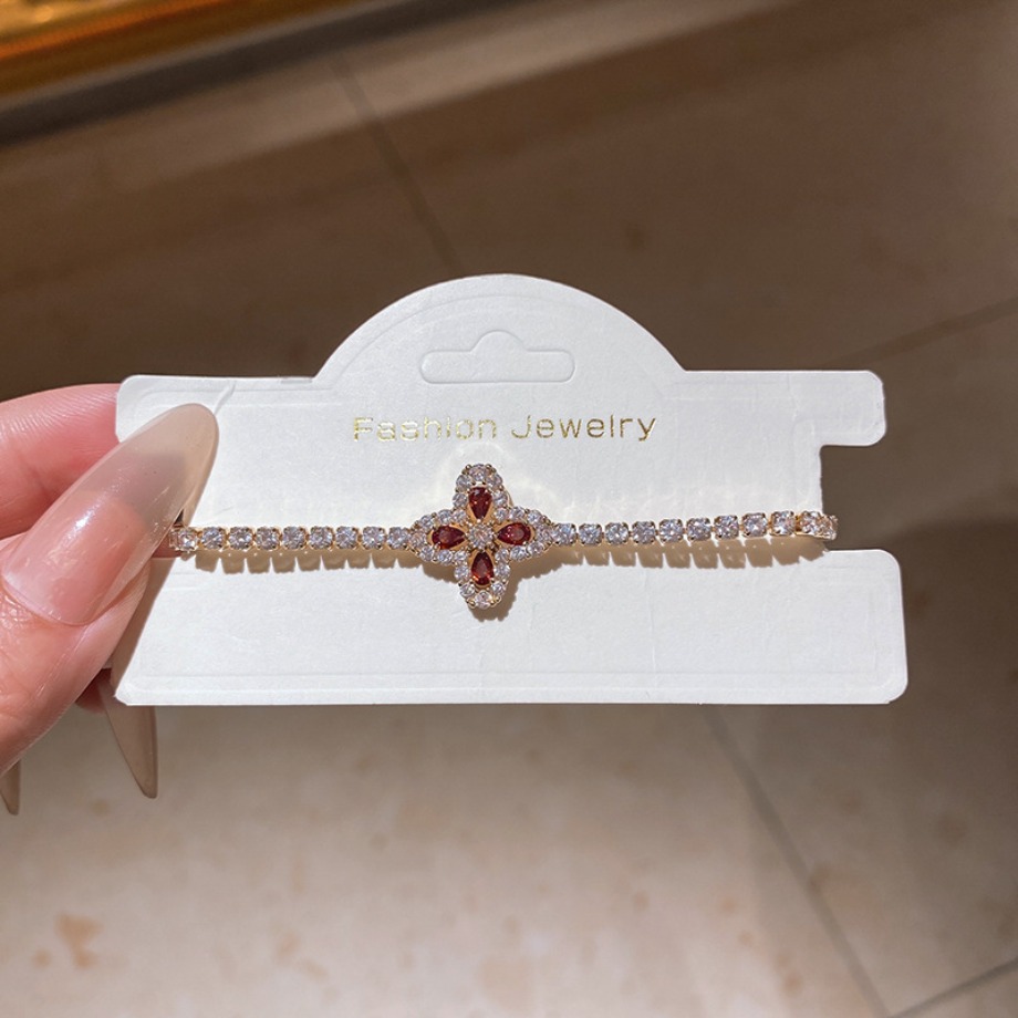 Elegant Clover Bracelet: Sier Tone Lucky Charm with Black Gem and Crystal Accents, Party & Daily Jewelry ddmymarket